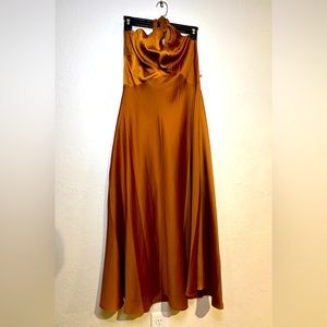 TAYLOR : DRESS /NWT / SATIN / MEDIUM